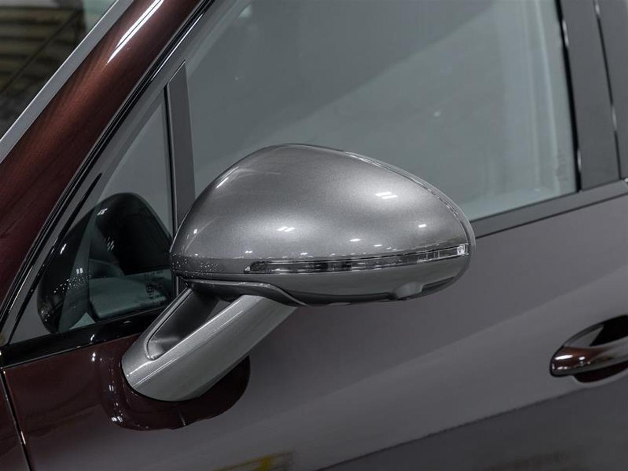 2026 Porsche Macan  Photo