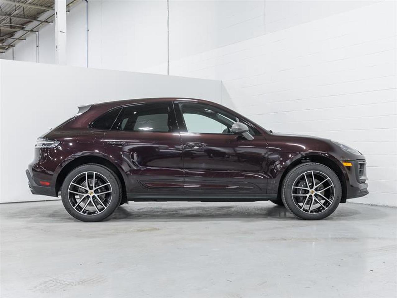 2026 Porsche Macan  Photo