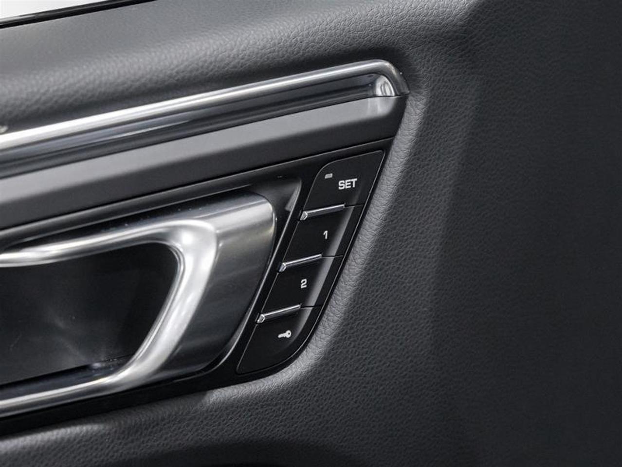 2026 Porsche Macan  Photo