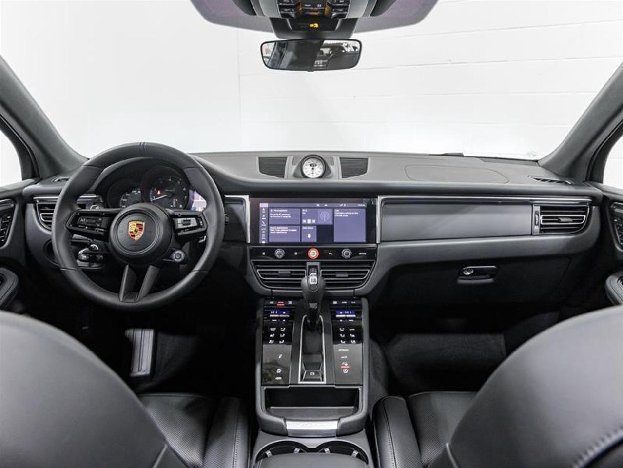 2026 Porsche Macan  Photo