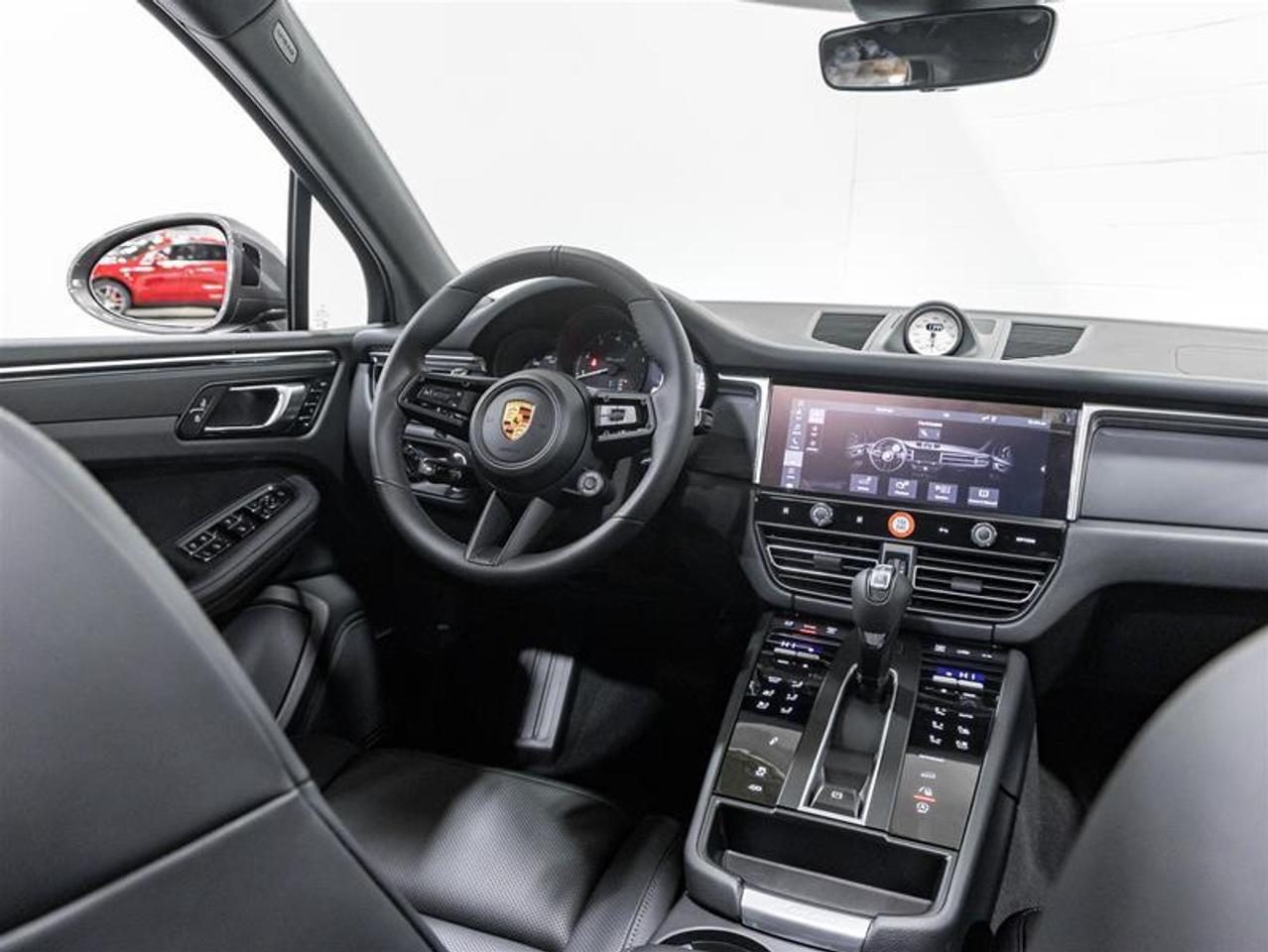 2026 Porsche Macan  Photo