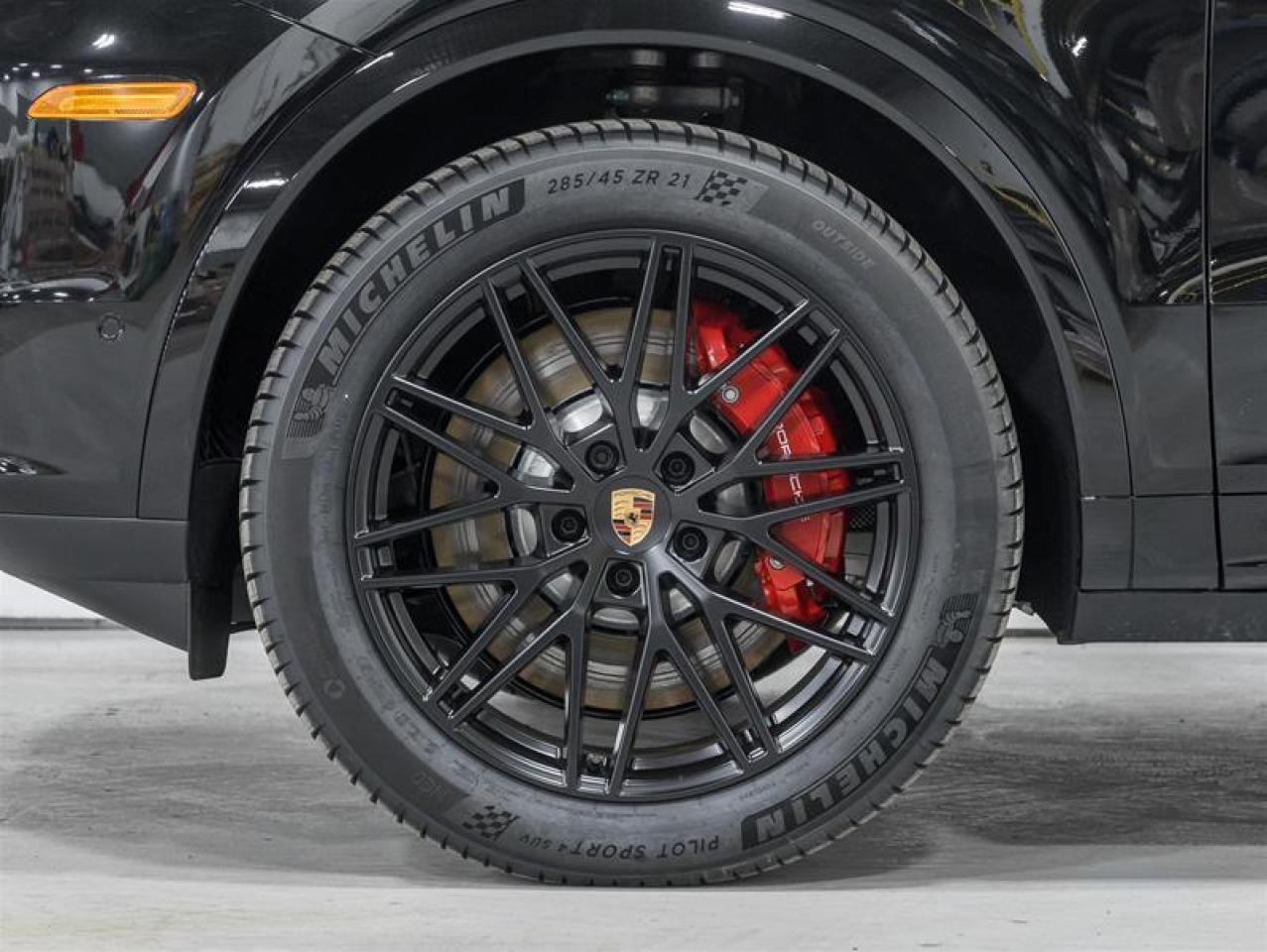 2026 Porsche Cayenne  Photo4