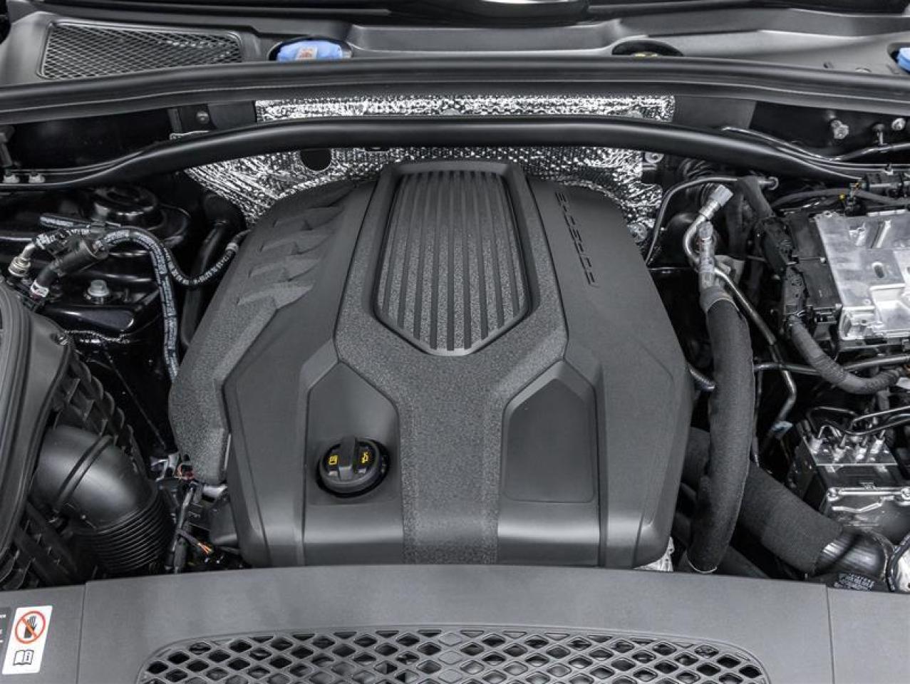 2026 Porsche Macan  Photo2