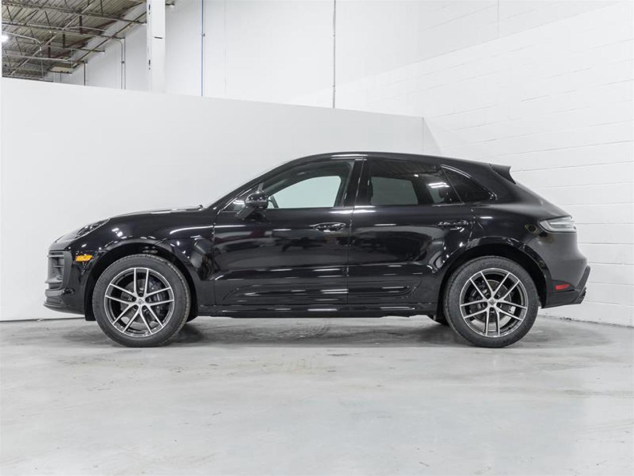 2026 Porsche Macan  Photo3