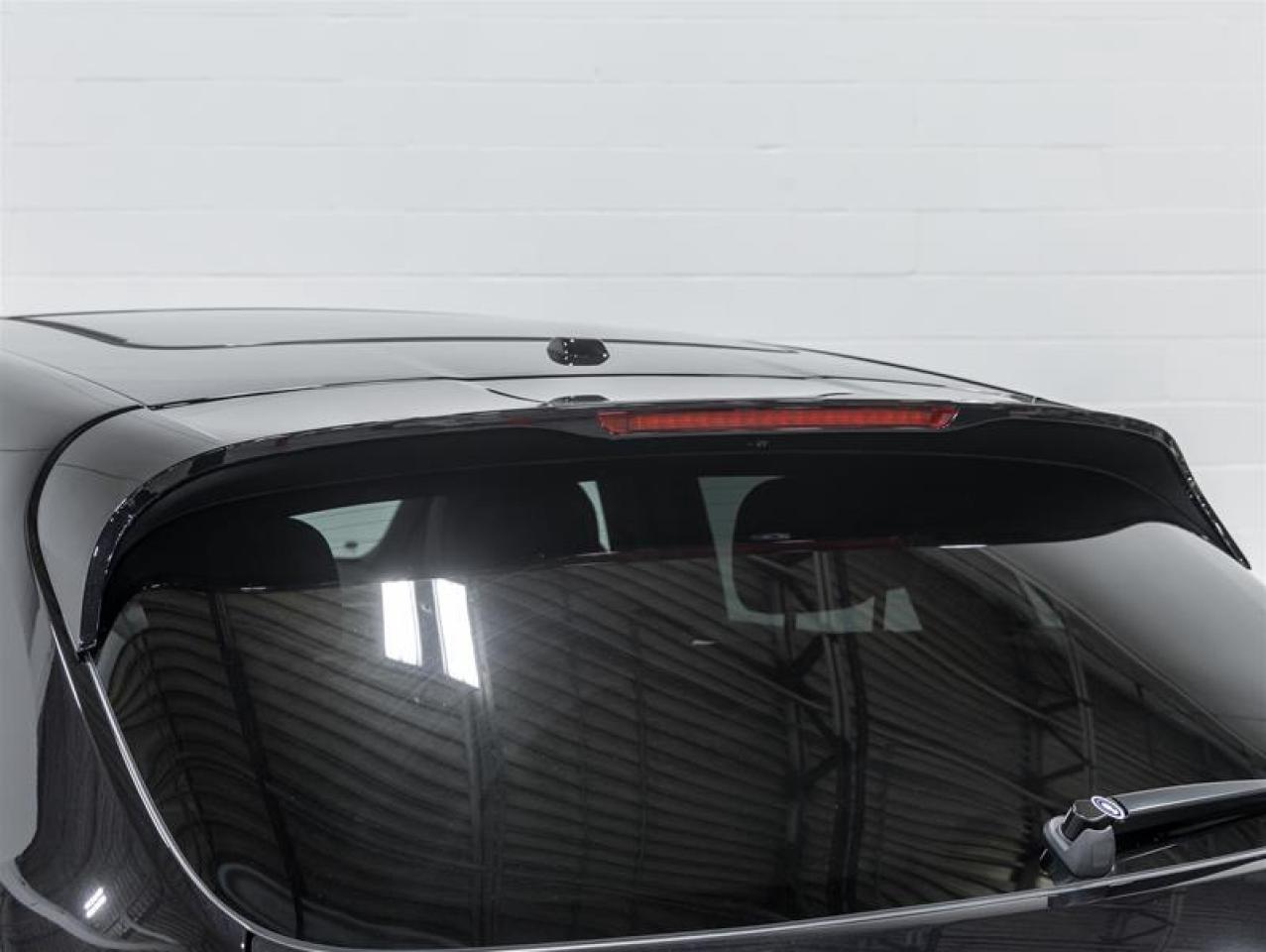 2026 Porsche Macan  Photo