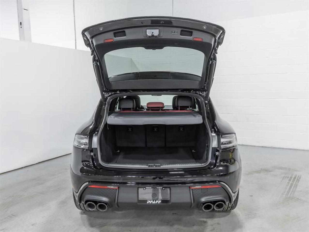 2026 Porsche Macan  Photo