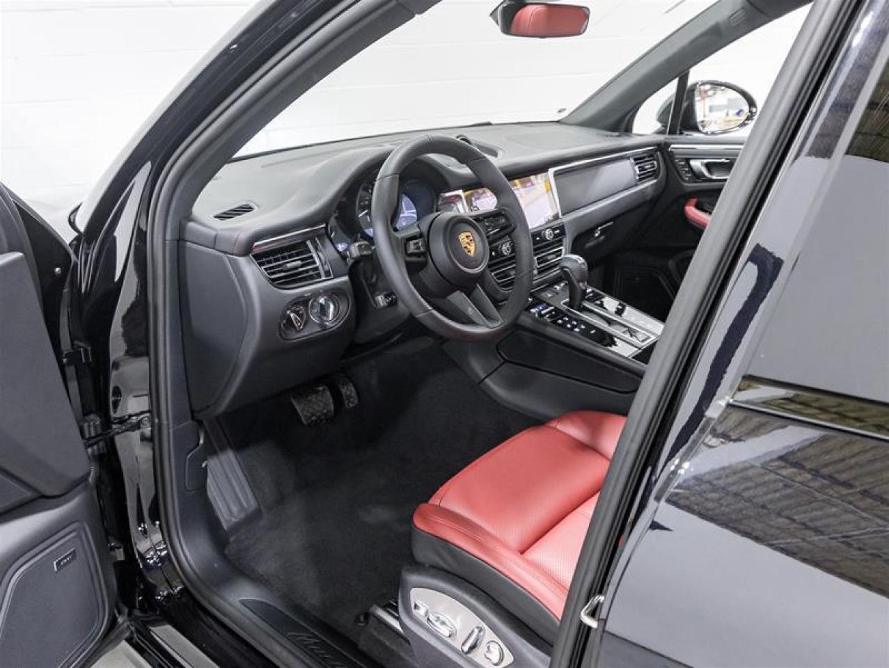 2026 Porsche Macan  Photo