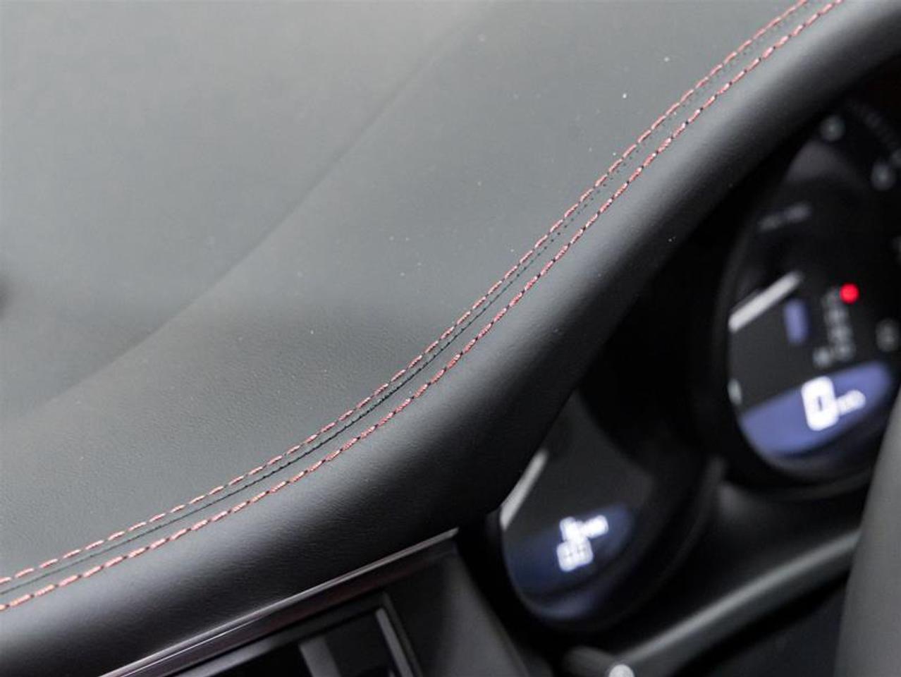 2026 Porsche Macan  Photo