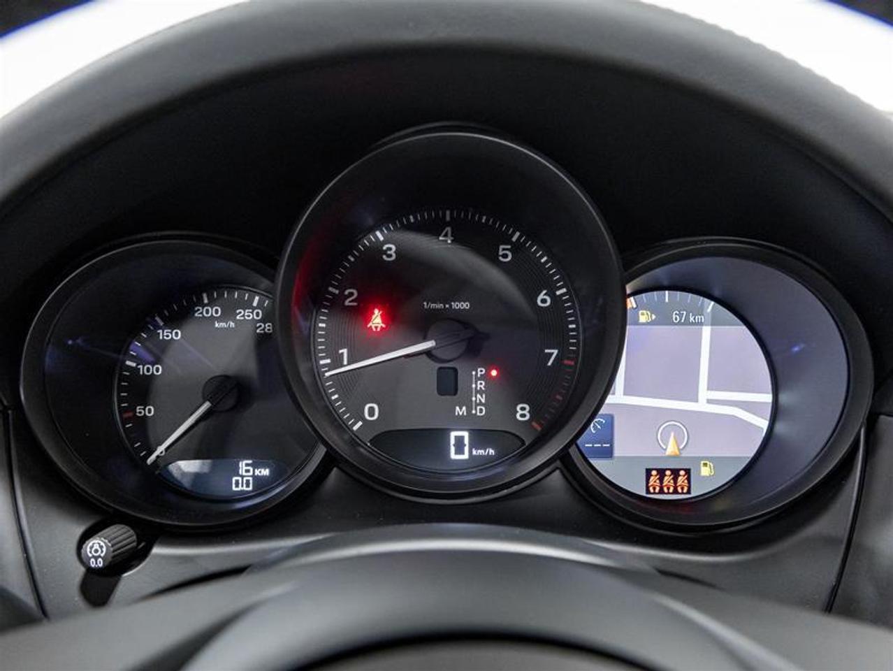 2026 Porsche Macan  Photo