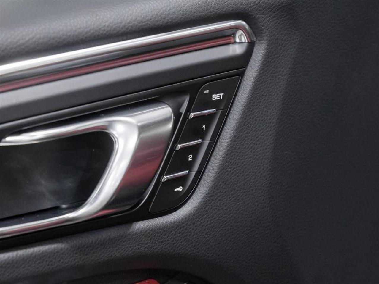 2026 Porsche Macan  Photo