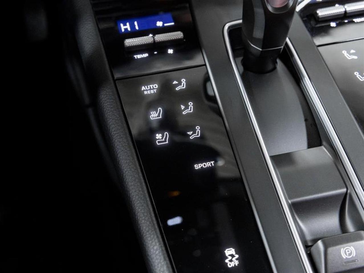 2026 Porsche Macan  Photo