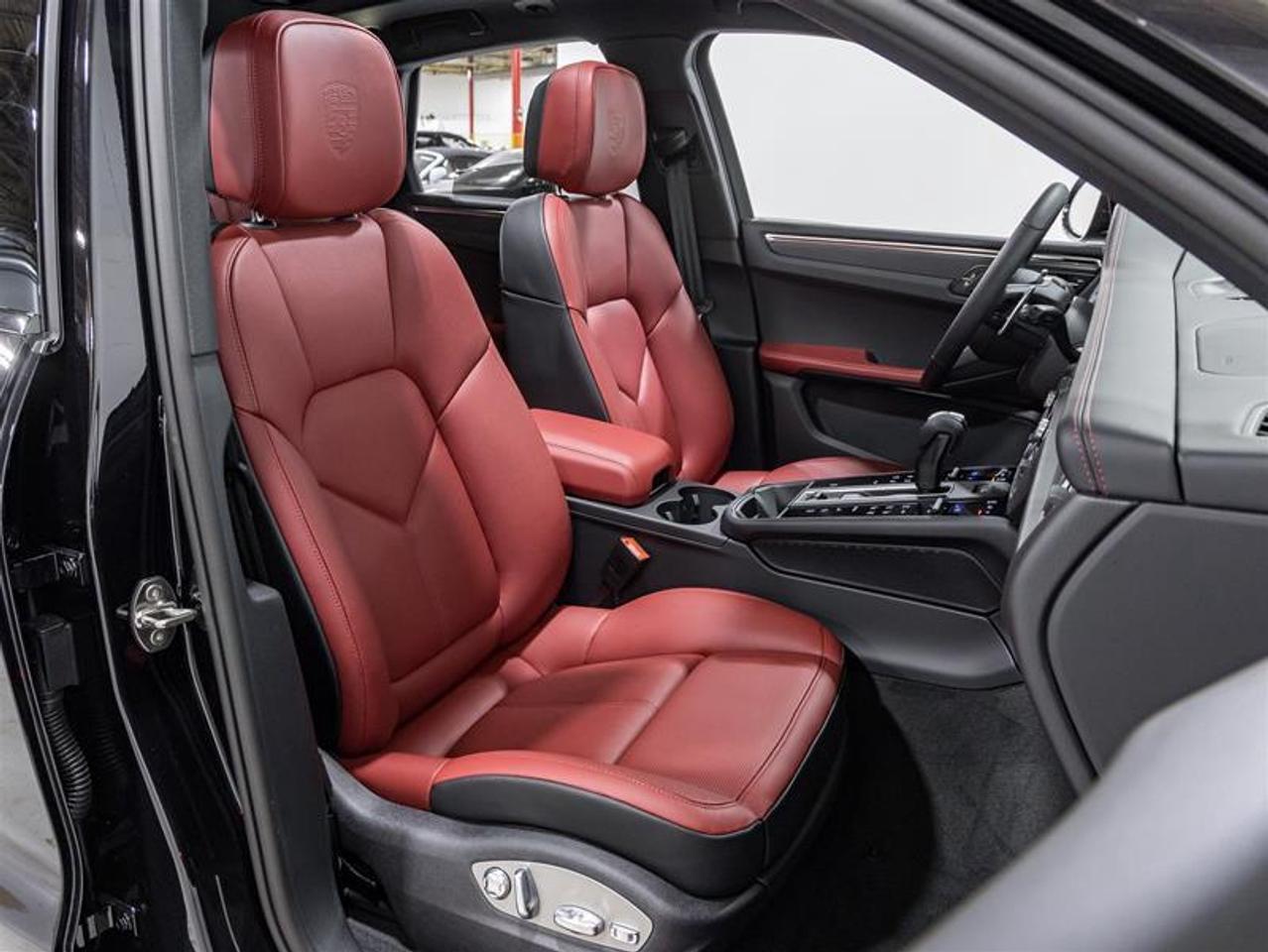 2026 Porsche Macan  Photo