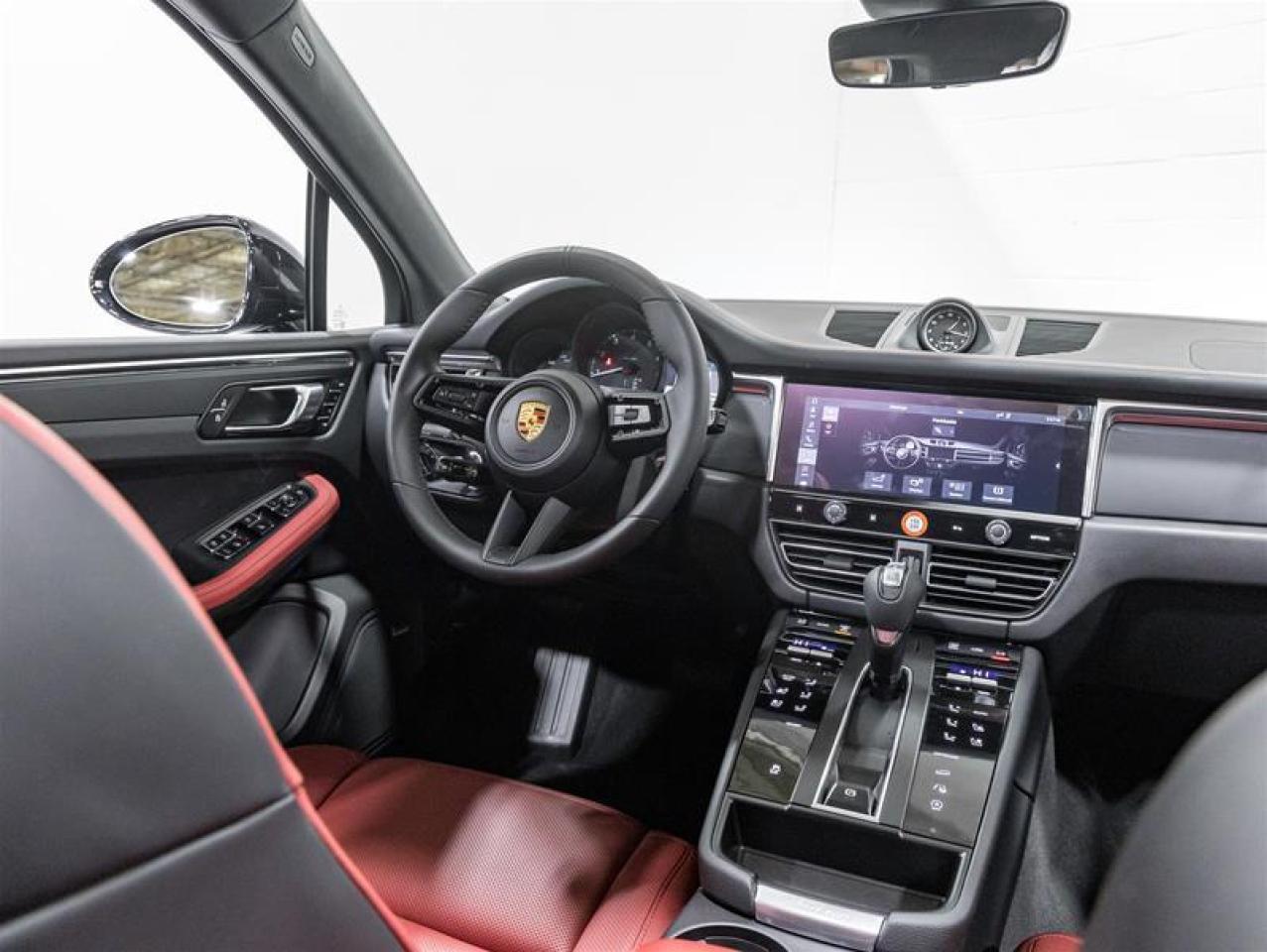 2026 Porsche Macan  Photo