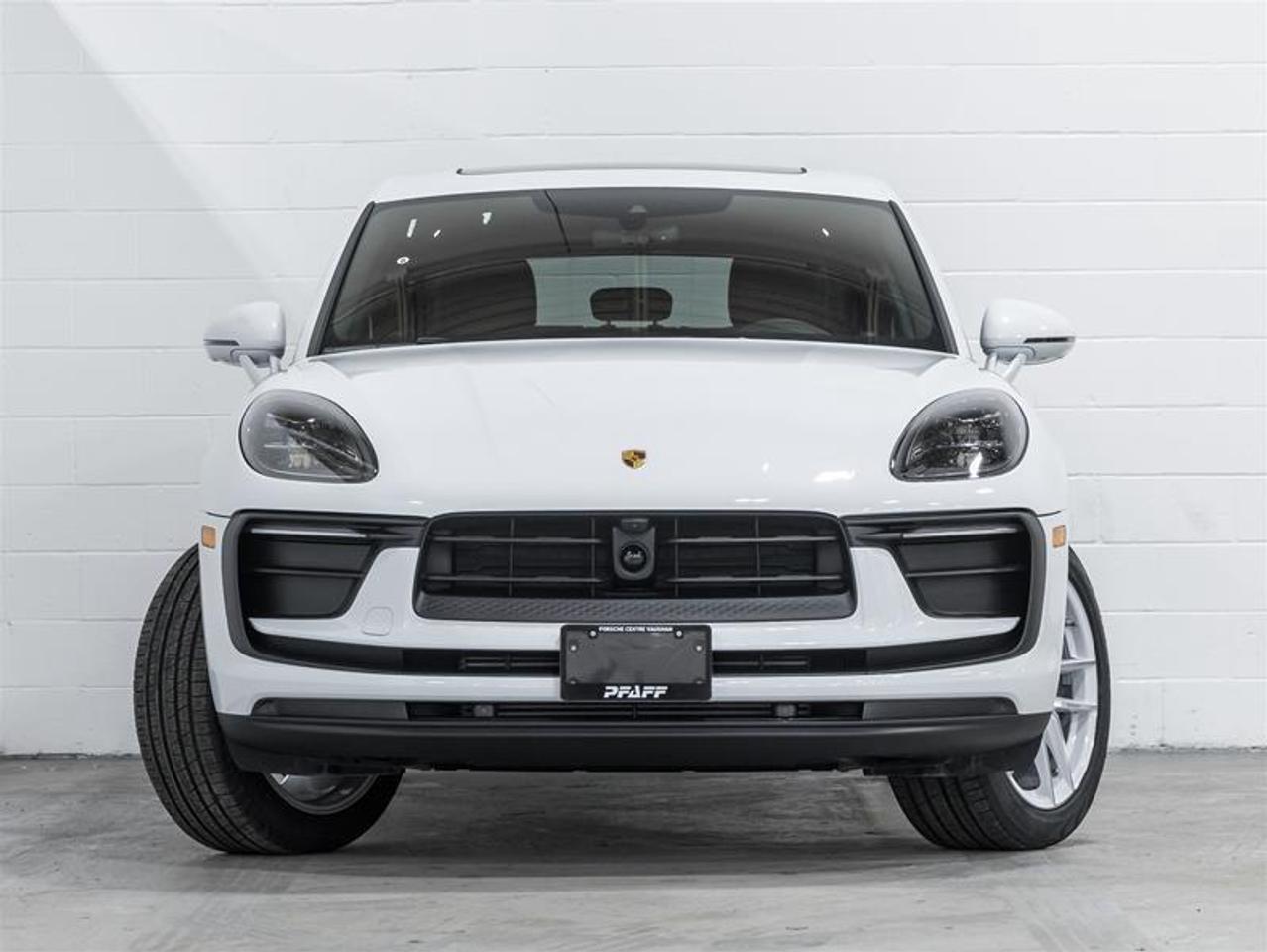 2026 Porsche Macan  Photo