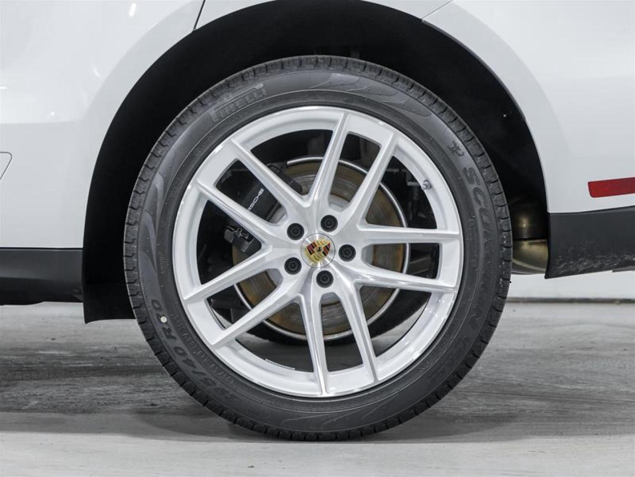 2026 Porsche Macan  Photo