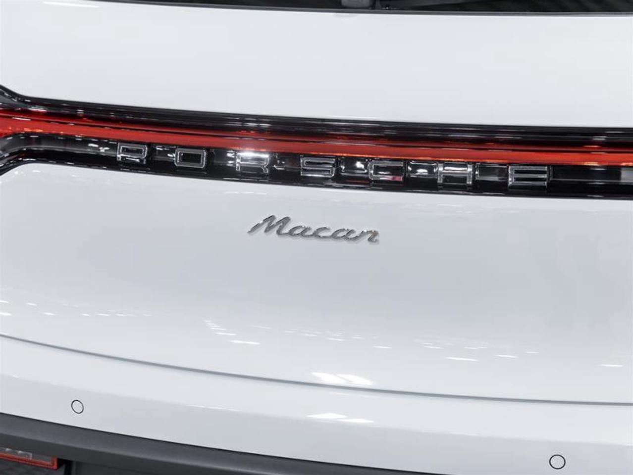 2026 Porsche Macan  Photo