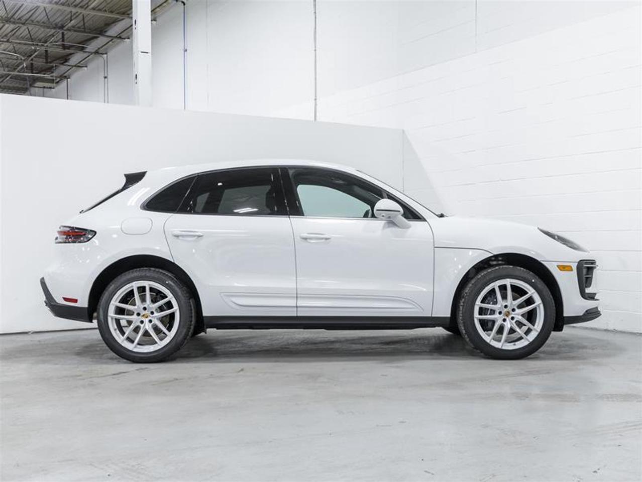 2026 Porsche Macan  Photo