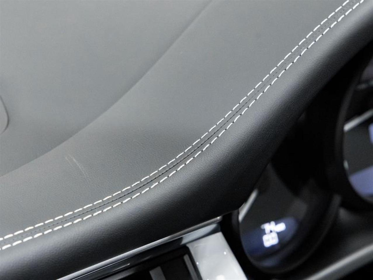 2026 Porsche Macan  Photo