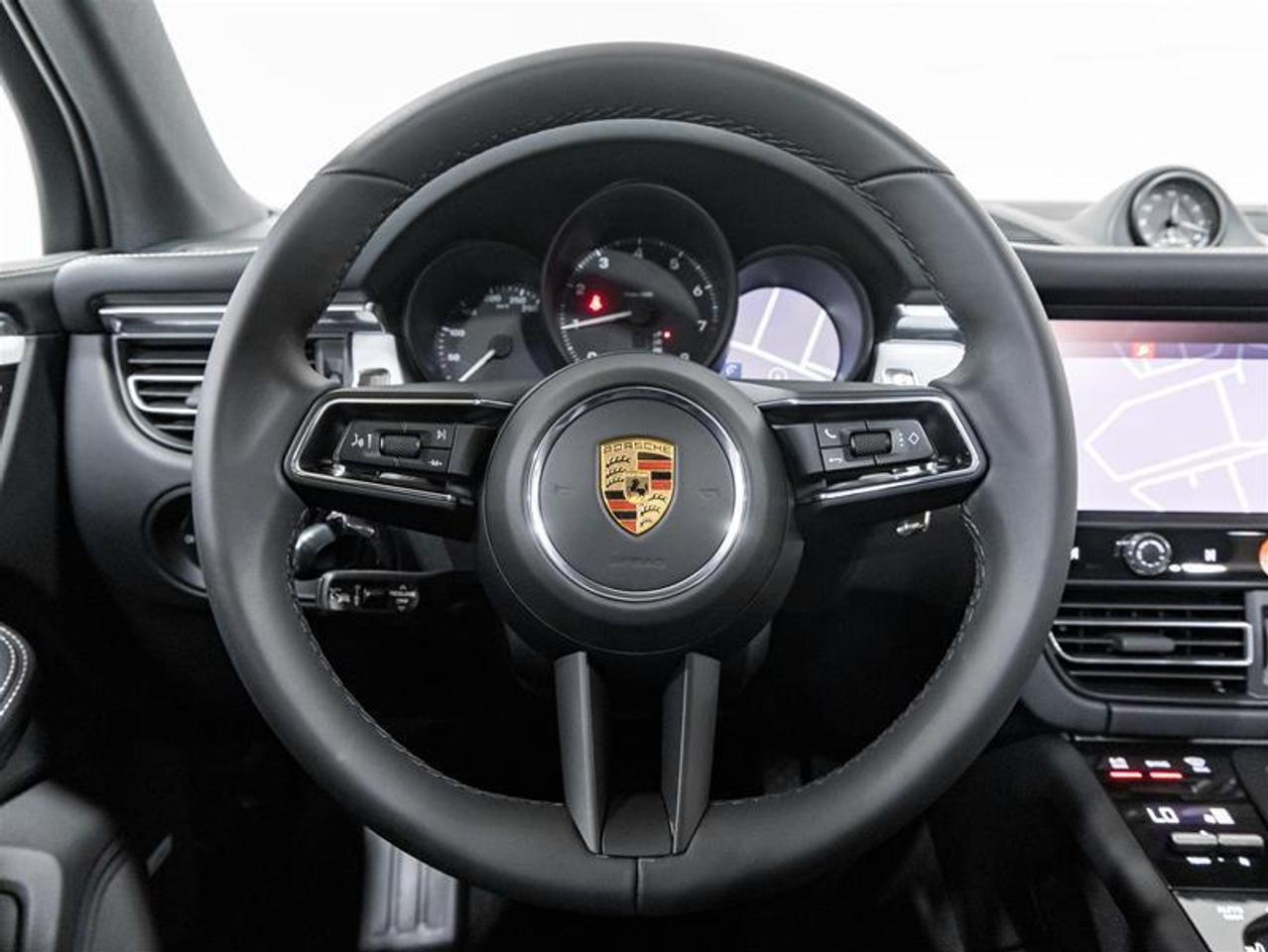 2026 Porsche Macan  Photo