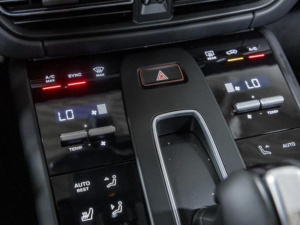 2026 Porsche Macan  Photo