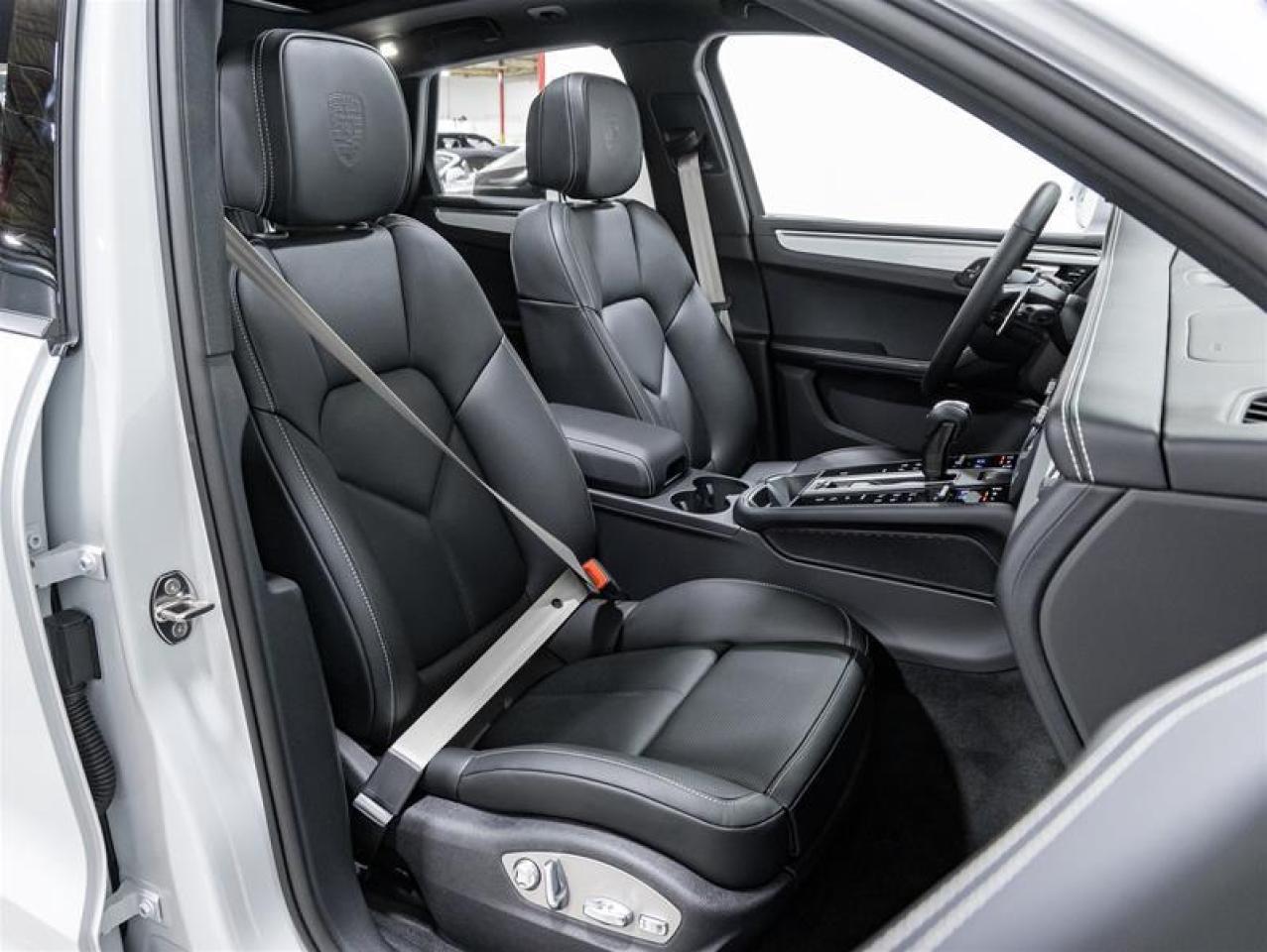 2026 Porsche Macan  Photo