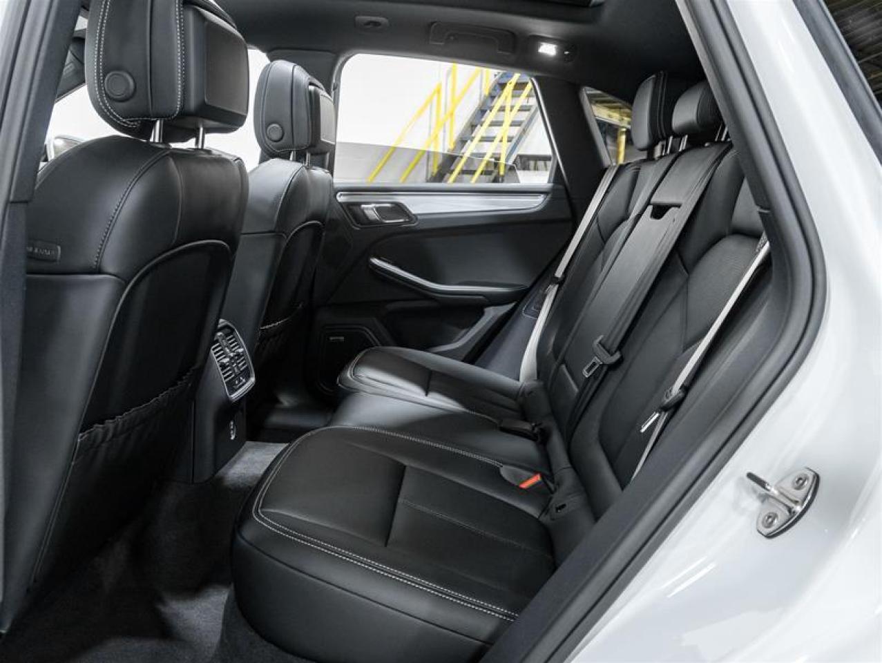 2026 Porsche Macan  Photo