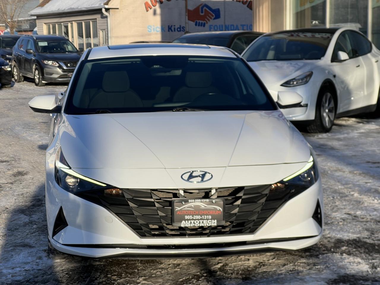 2022 Hyundai Elantra Preferred Sun w/ Tech   Htd Steering   Lane Assist Photo4