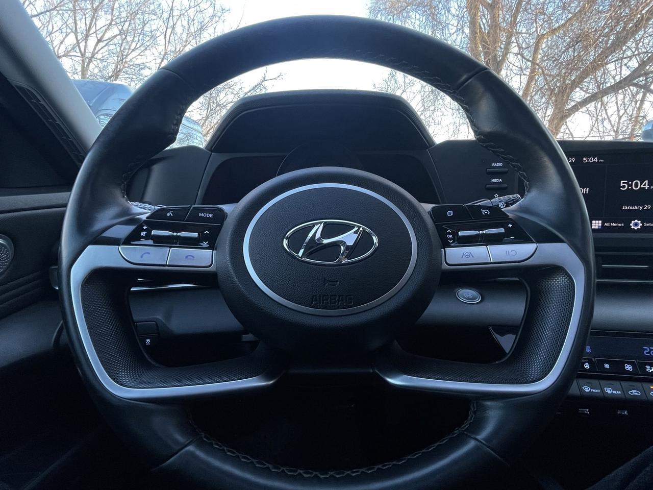 2022 Hyundai Elantra Preferred Sun w/ Tech   Htd Steering   Lane Assist Photo