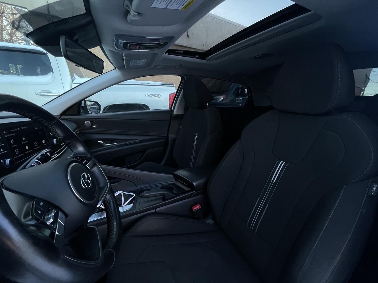 2022 Hyundai Elantra Preferred Sun w/ Tech   Htd Steering   Lane Assist Photo