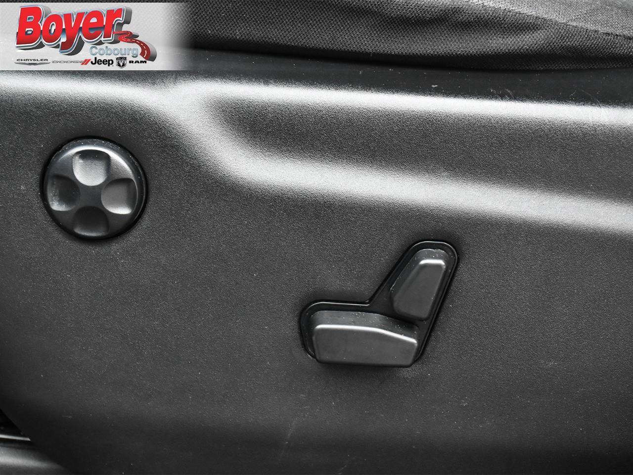 2021 Jeep Grand Cherokee Laredo Photo