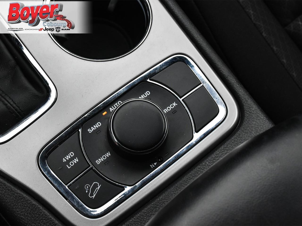 2021 Jeep Grand Cherokee Laredo Photo