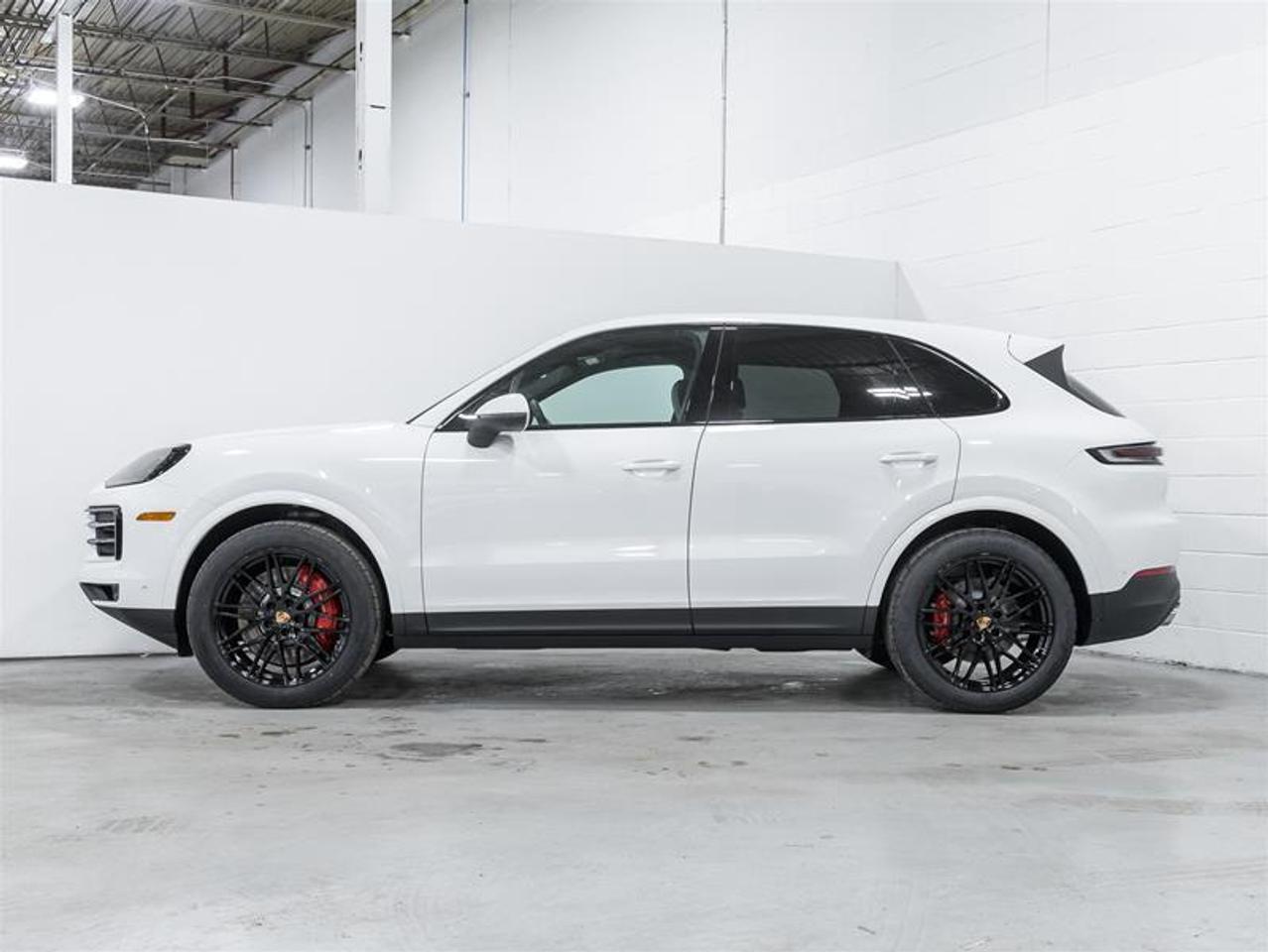 2026 Porsche Cayenne  Photo3