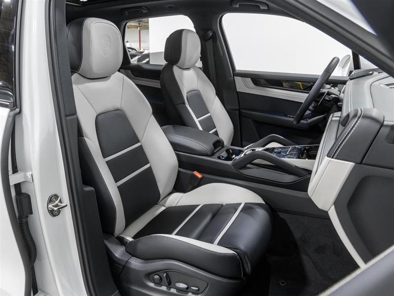 2026 Porsche Cayenne  Photo