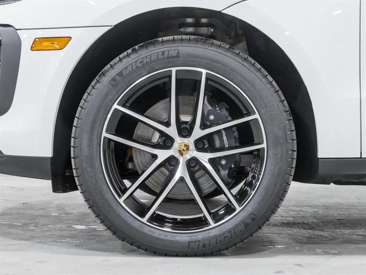 2026 Porsche Macan  Photo