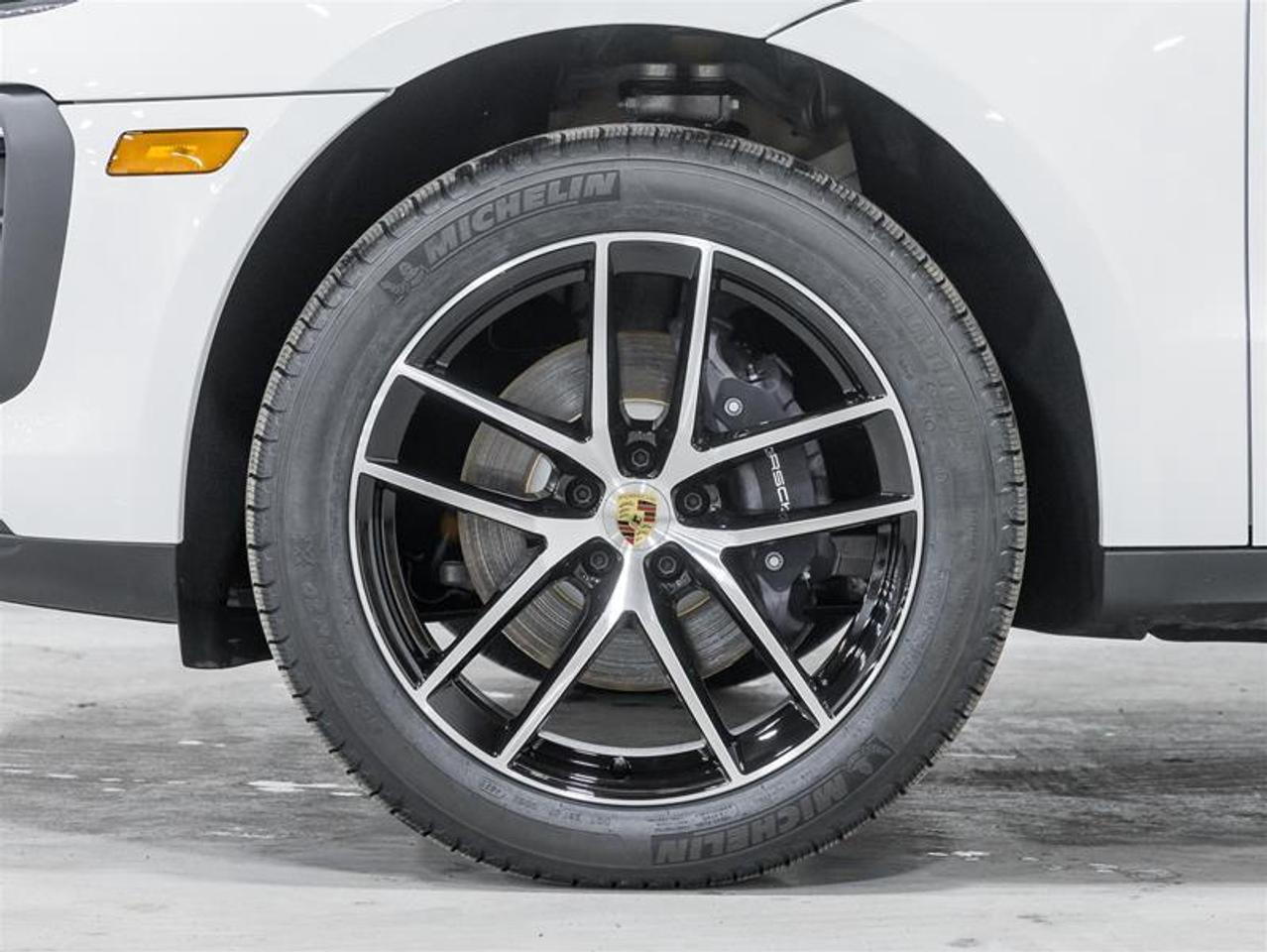 2026 Porsche Macan  Photo