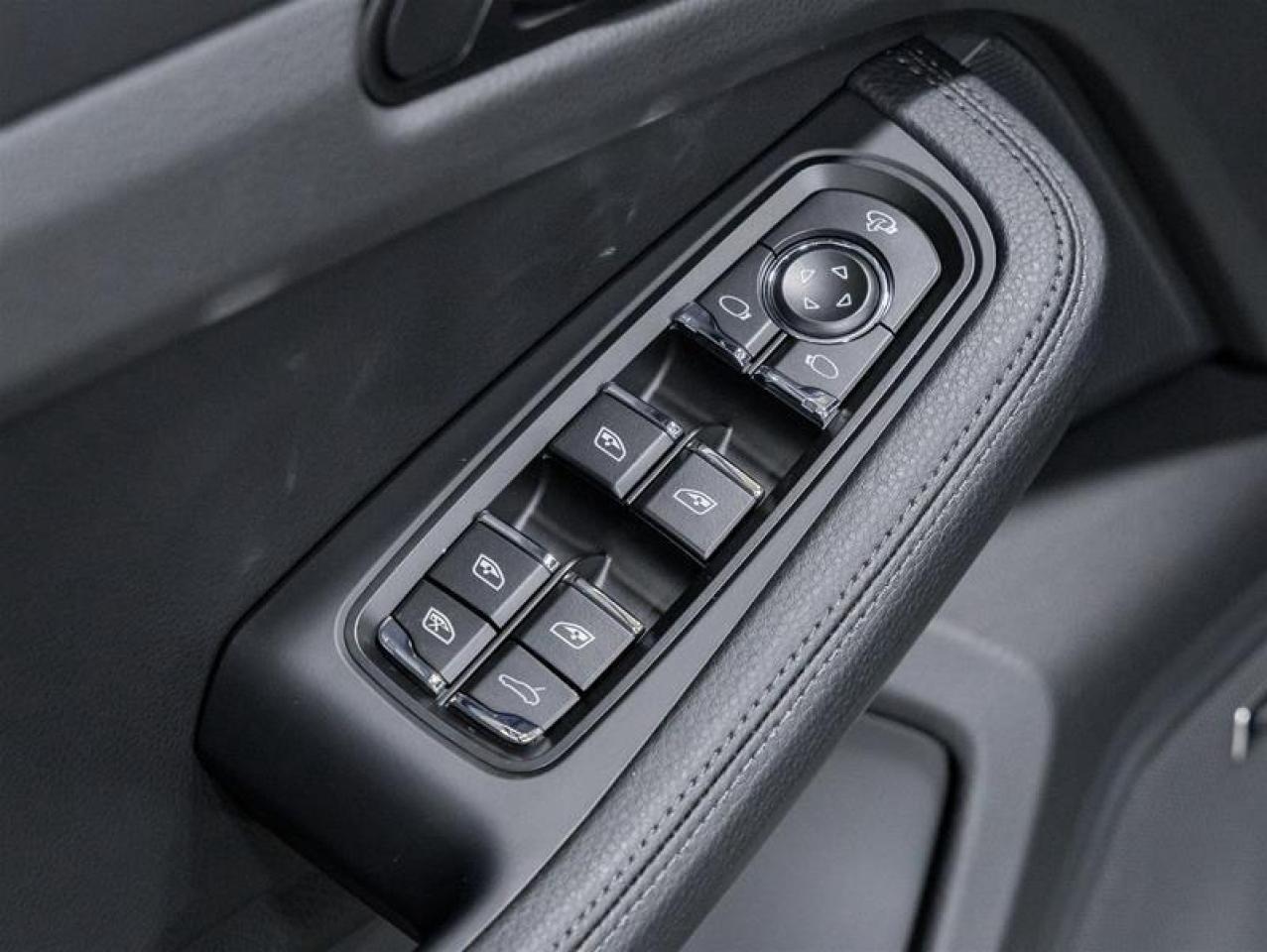 2026 Porsche Macan  Photo