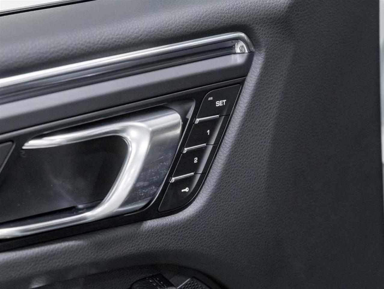 2026 Porsche Macan  Photo