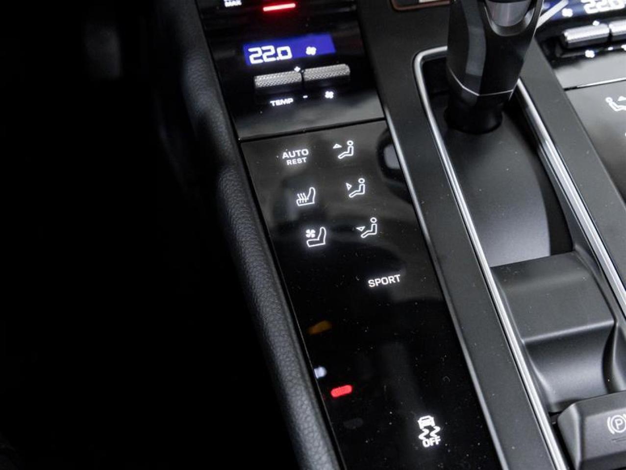 2026 Porsche Macan  Photo