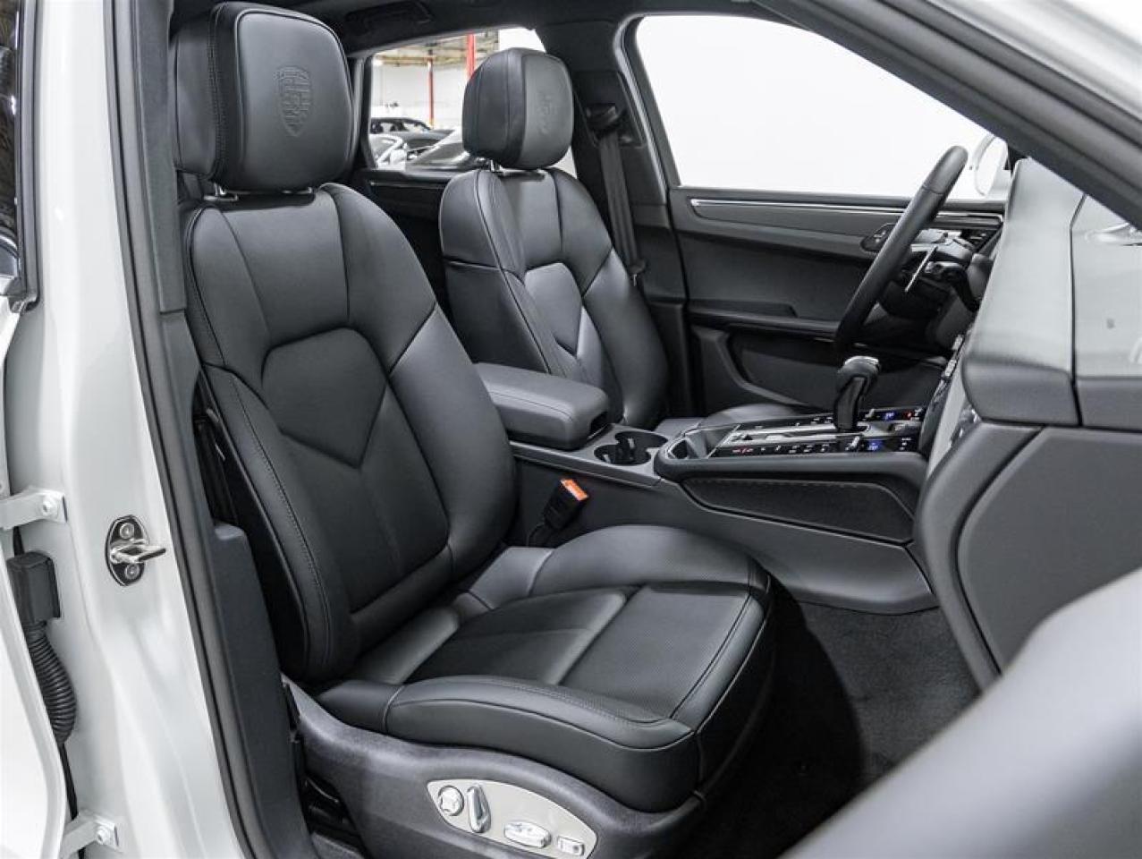 2026 Porsche Macan  Photo