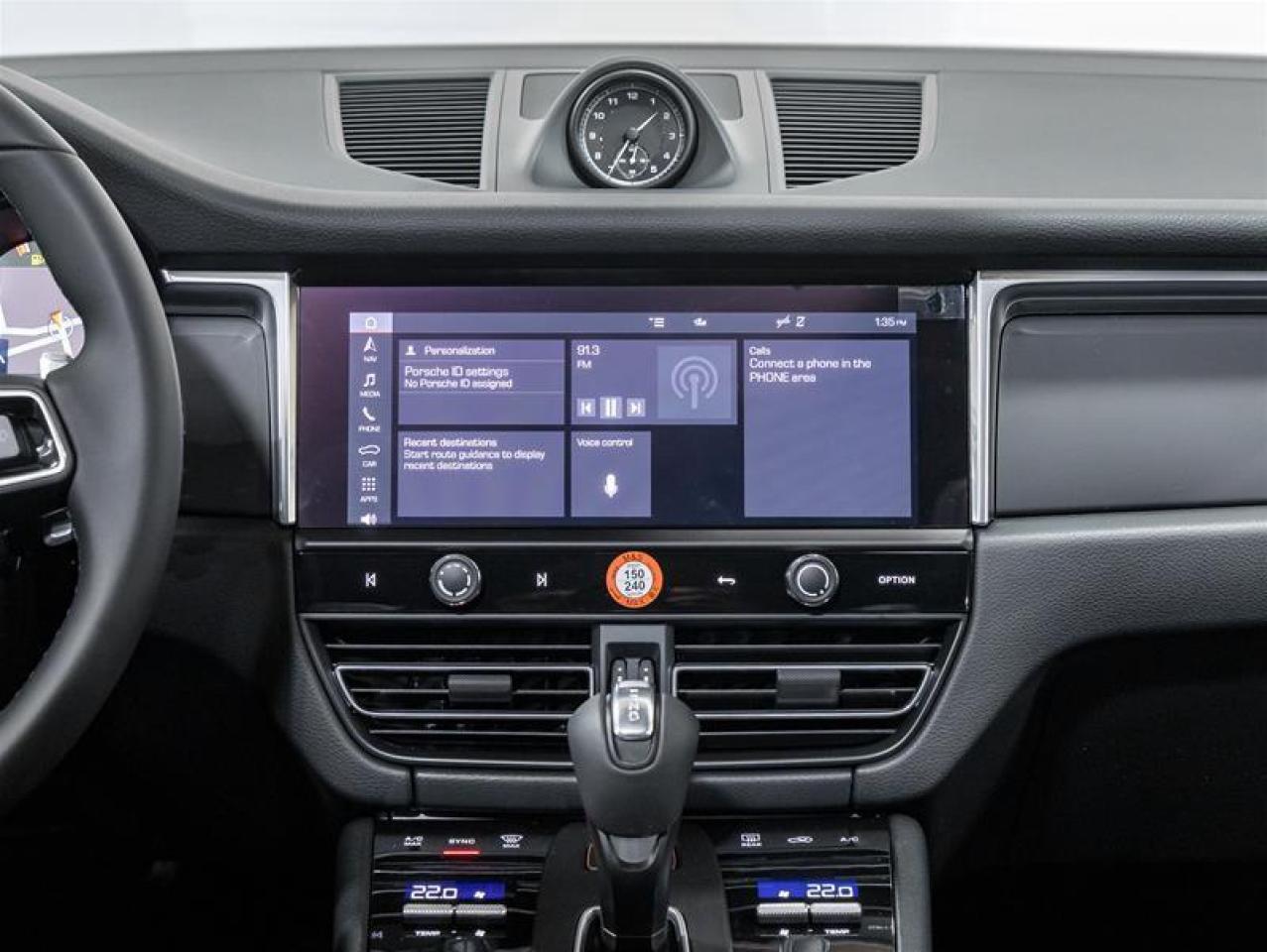 2026 Porsche Macan  Photo