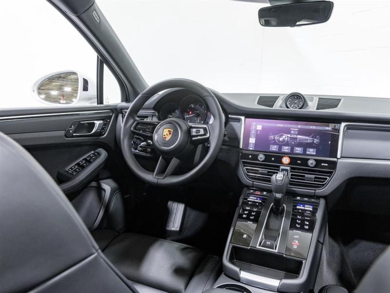 2026 Porsche Macan  Photo