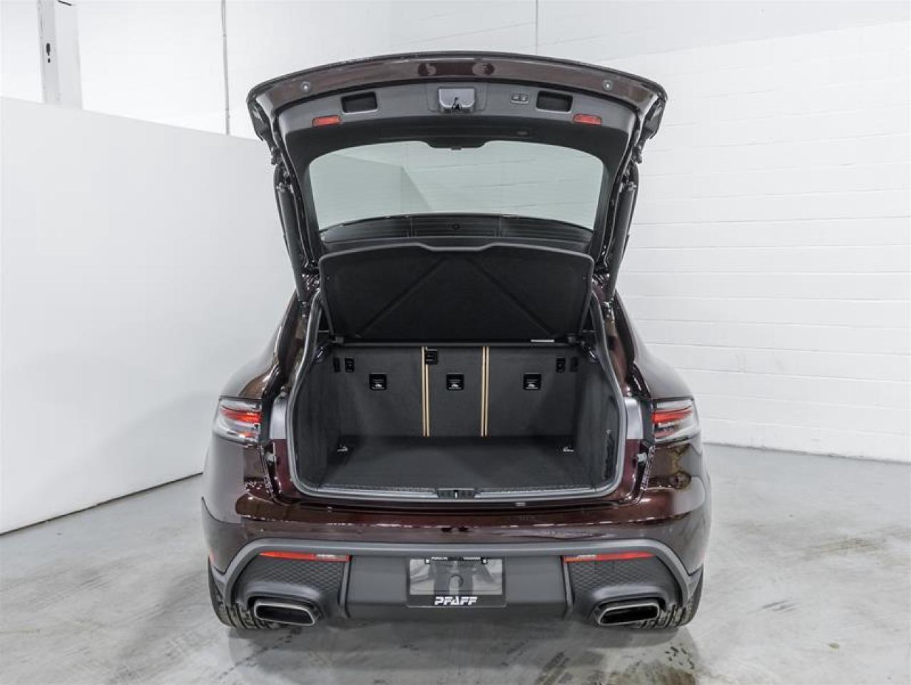 2026 Porsche Macan  Photo