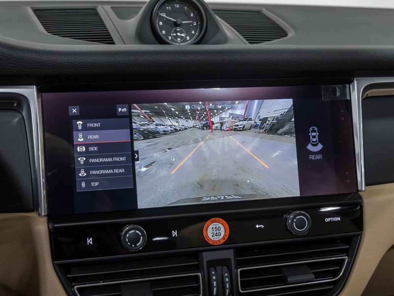 2026 Porsche Macan  Photo