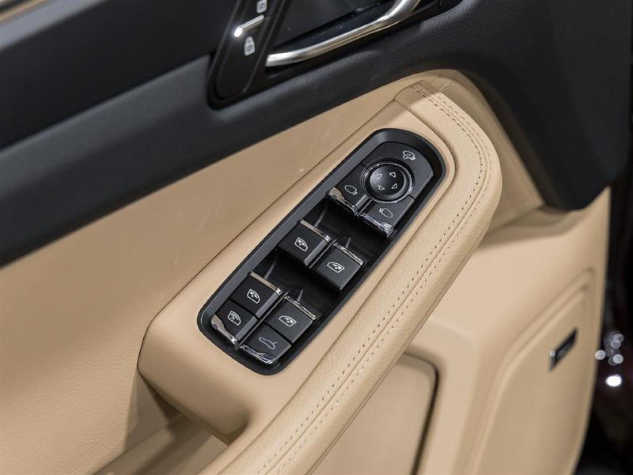 2026 Porsche Macan  Photo