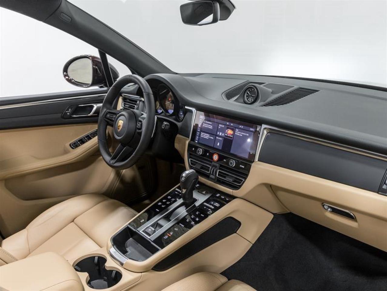 2026 Porsche Macan  Photo