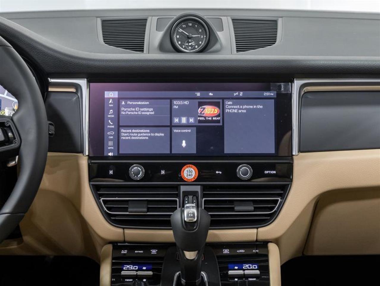 2026 Porsche Macan  Photo