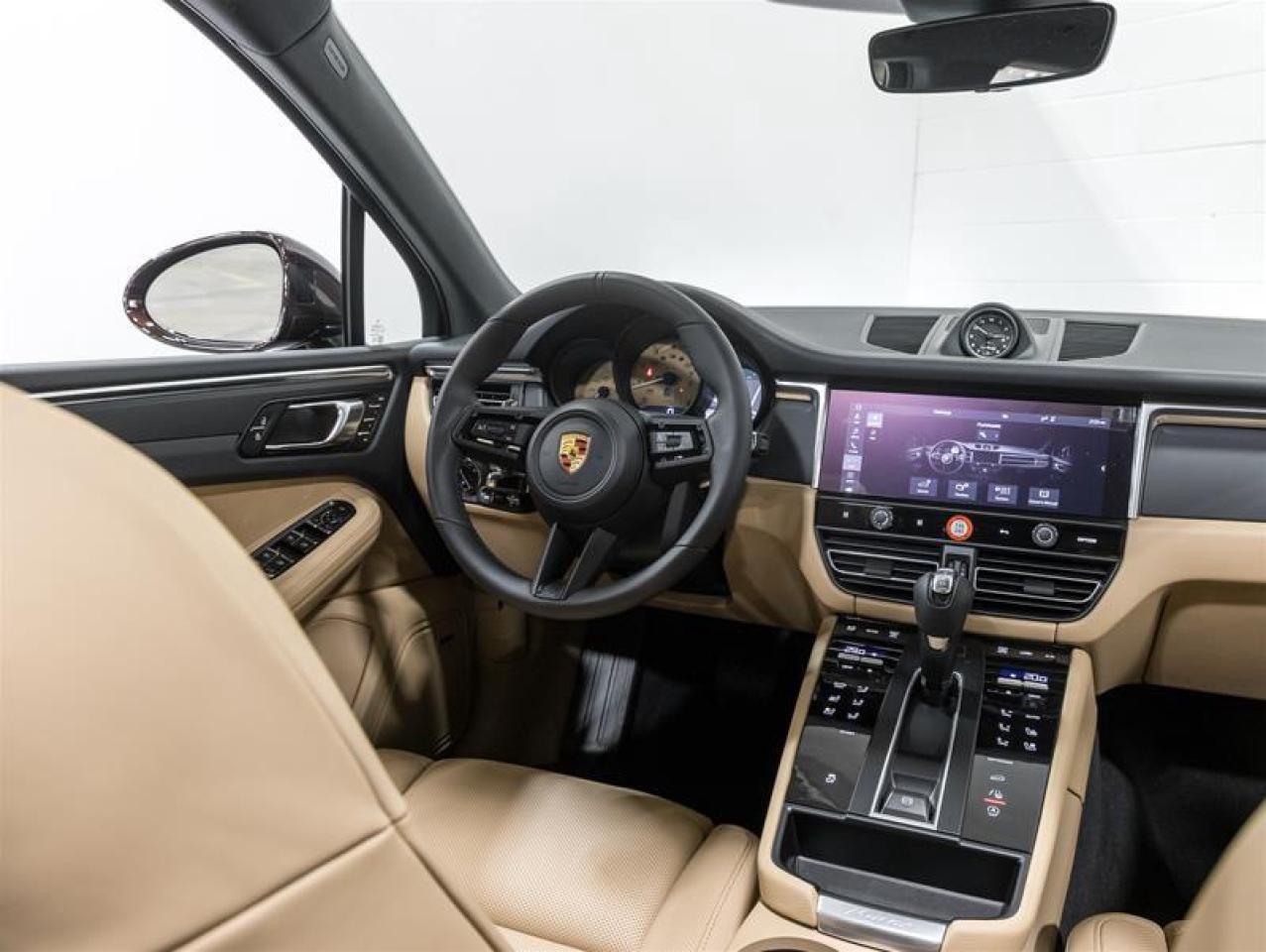 2026 Porsche Macan  Photo