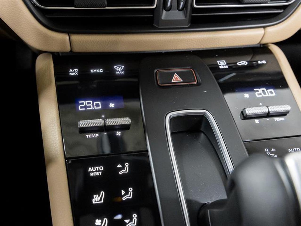 2026 Porsche Macan  Photo