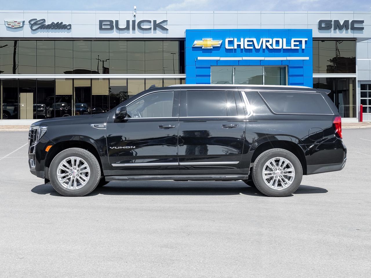 2023 GMC Yukon XL SLT Lux   Bose   360 Cam   Adap Cruise   8 passeng Photo
