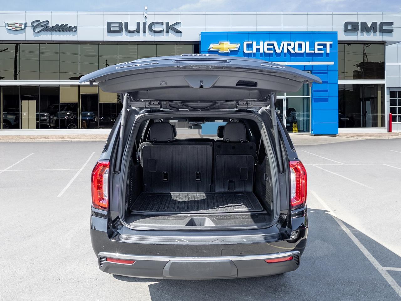 2023 GMC Yukon XL SLT Lux   Bose   360 Cam   Adap Cruise   8 passeng Photo